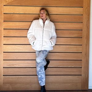 ✨Levi’s✨ White Softest (Faux) Fur Winter ❄️ Coat